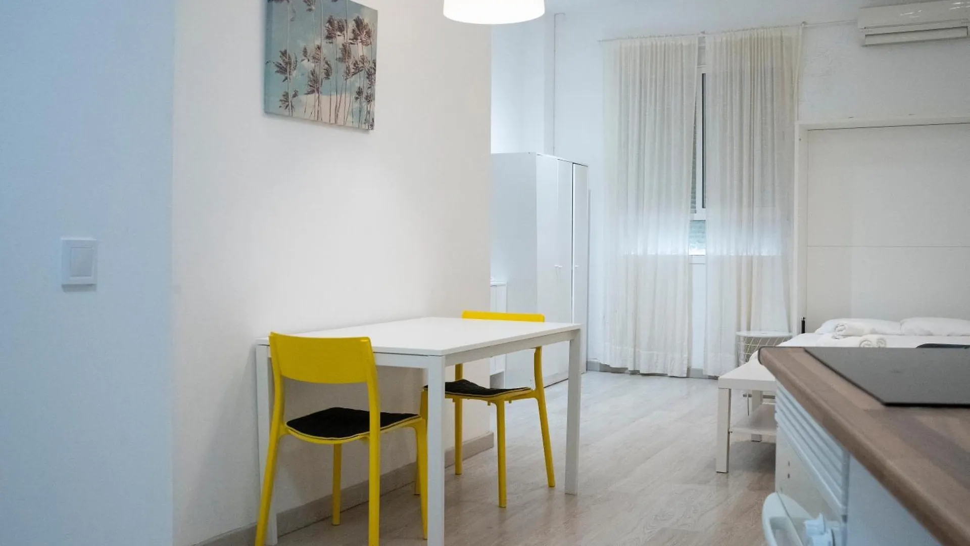 Estupendo Estudio Al Lado De Plaza La Merced Malaga Spain